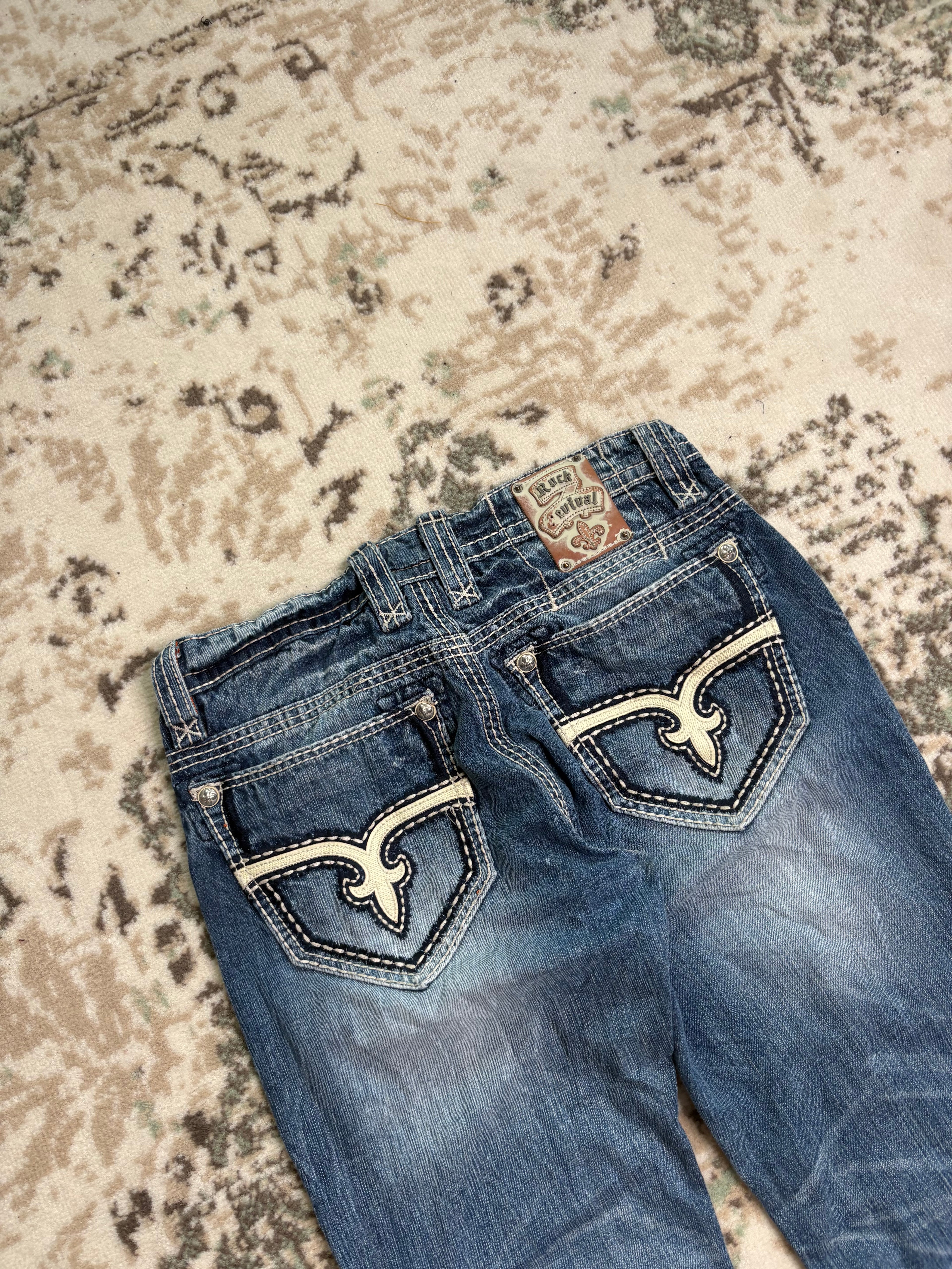 Rock Revival Straight Jeans (S-M)