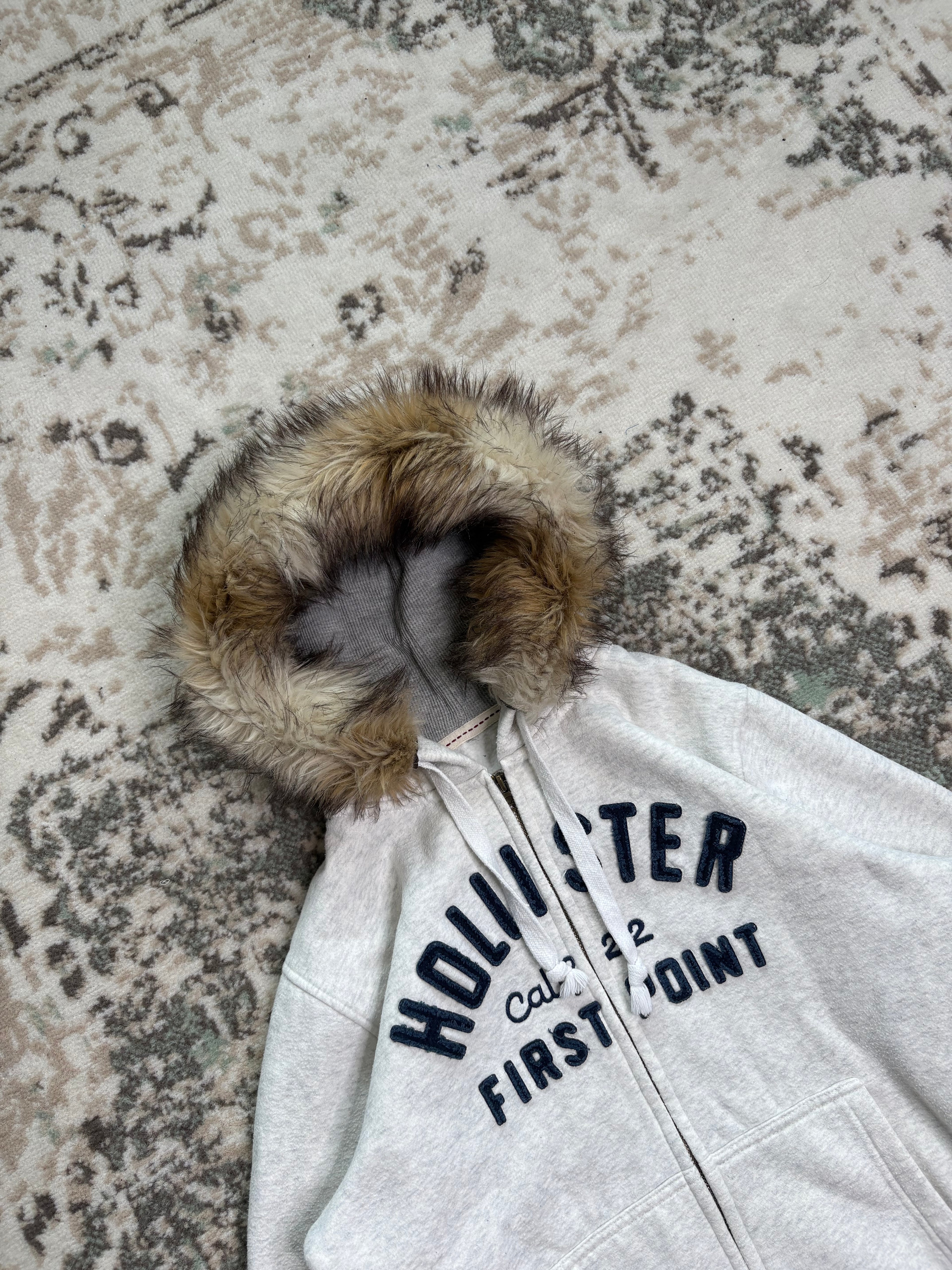 Hollister Fur Zip-Hoodie (M)